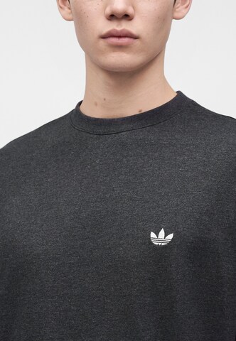 ADIDAS ORIGINALS - Camiseta 'Trefoil Essentials' en negro