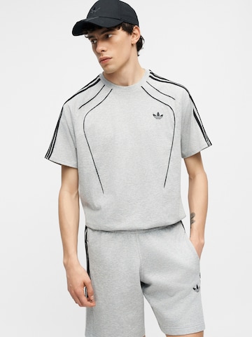 ADIDAS ORIGINALS - Loosefit Calças 'Spacer Teamgeist 26' em cinzento
