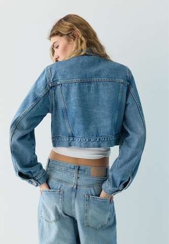 Geacă de primăvară-toamnă de la Pull&Bear pe albastru