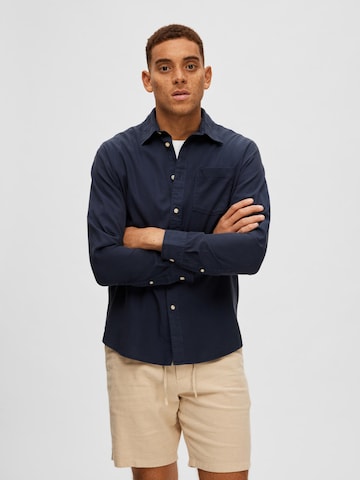 SELECTED HOMME Regular fit Button Up Shirt in Blue: front