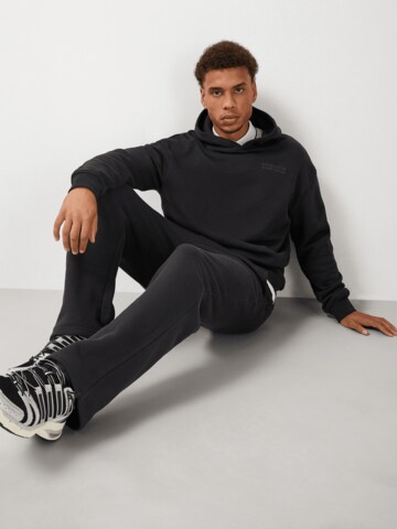 FC BAYERN MÜNCHEN Sweater in Black