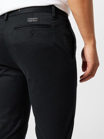 Banana Republic Slimfit Hose in Schwarz