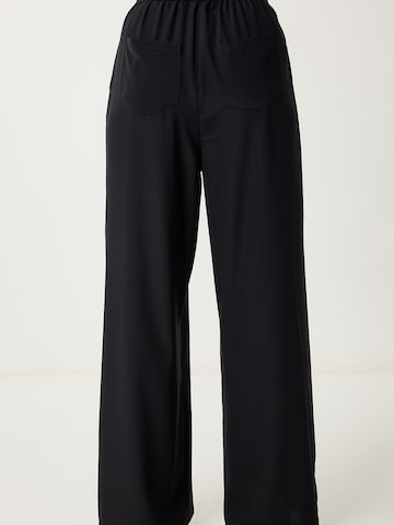 Happiness İstanbul Wide Leg Housut värissä musta