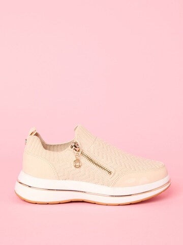 Lipsy Slip On in Beige