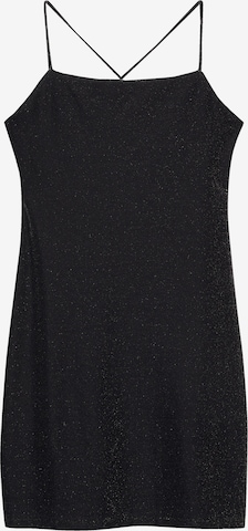 Rochie de la Pull&Bear pe negru: față