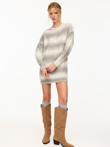 Rochie tricotat de la Pull&Bear pe gri