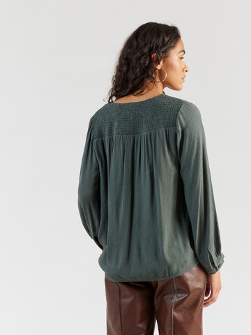 s.Oliver - Blusa em verde