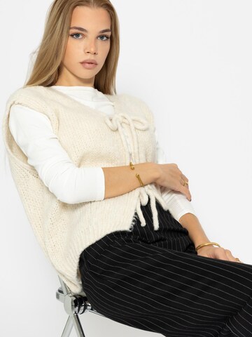 SASSYCLASSY Strickweste‌‌‌‌‌‌ in Weiß