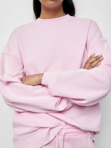 Bluză de molton de la Pull&Bear pe roz