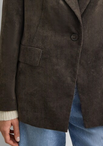 COMMA Blazers in Bruin
