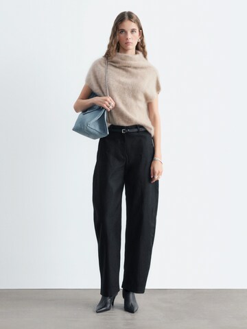 & Other Stories Barrel Trousers in Black: front