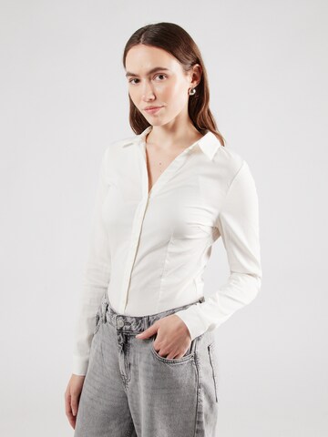 ABOUT YOU Blouse in White: front
