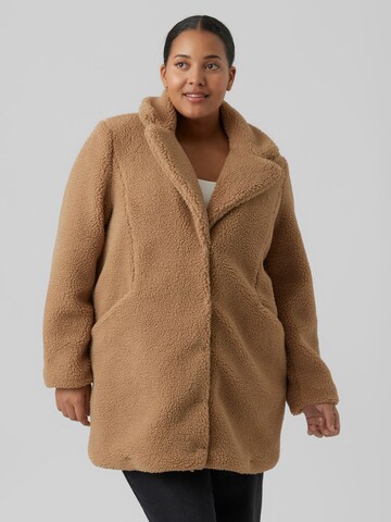 Vero Moda Curve Wintermantel in Bruin: voorkant