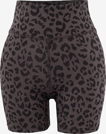 Trendyol Skinny Shorts in Braun: Vorderseite