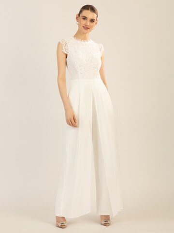 APART Jumpsuit in White: front