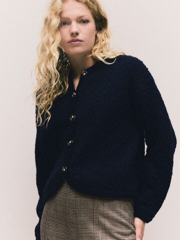 Next Strickjacke in Blau: Vorderseite