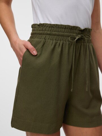 Loosefit Pantaloni 'VMMYMILO' di VERO MODA in verde