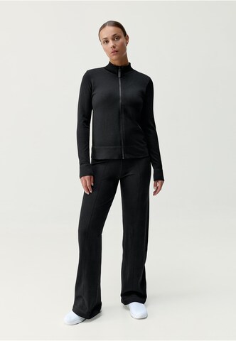 Born Living Yoga Tussenjas 'Gita' in Zwart