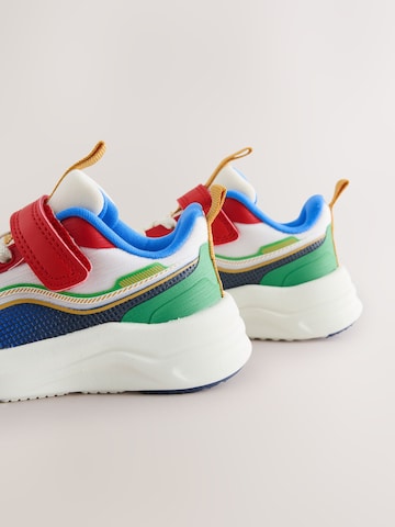 Baskets Next en blanc