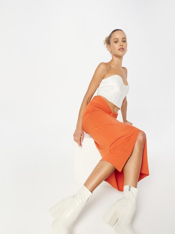 NU-IN Skirt in Orange