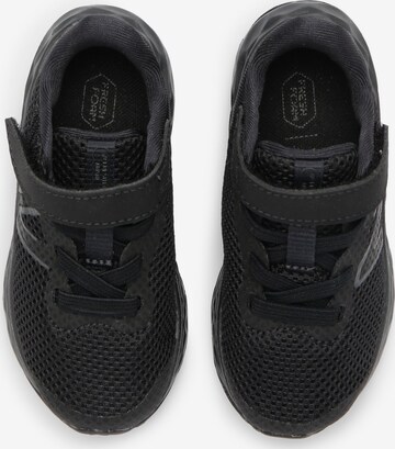 new balance Sneakers ' Arishi v4' in Black