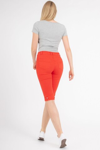 Recover Pants Slimfit Caprihose in Rot