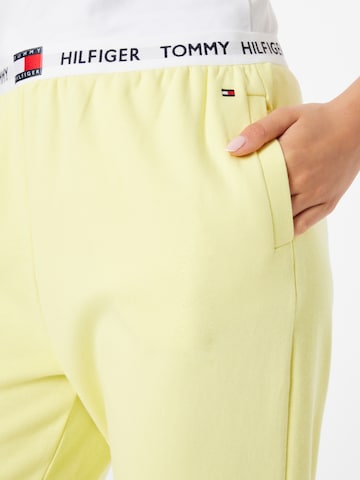 Tapered Pantaloni de pijama de la Tommy Hilfiger Underwear pe galben