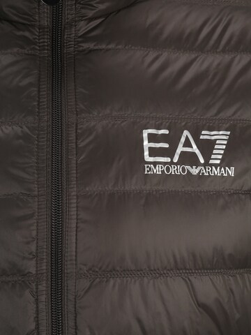 Giacca invernale di EA7 Emporio Armani in marrone