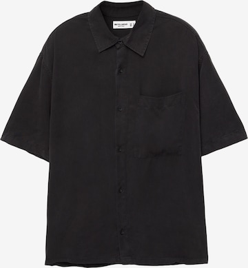 Pull&BearComfort Fit Košulja - crna boja: prednji dio