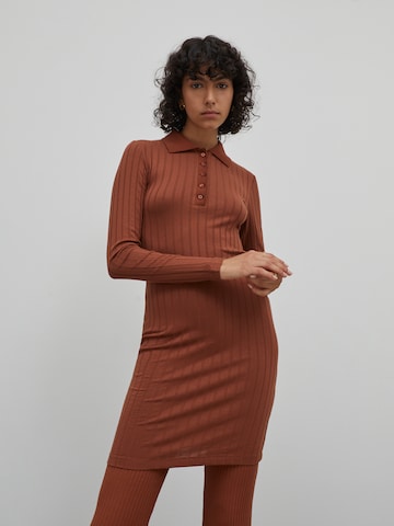 EDITED - Vestido 'Imani' en marrón: frente