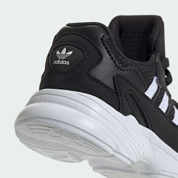 ADIDAS ORIGINALS - Sapatilhas 'Falcon' em preto