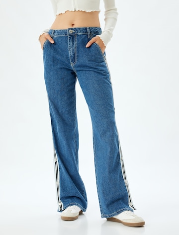 Koton Regular Jeans in Blue: front
