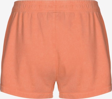 Nike Sportswear Loosefit Shorts in Orange