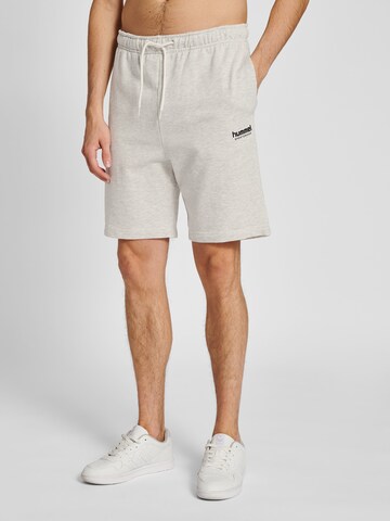 Hummel Regular Broek 'Gabe' in Beige: voorkant