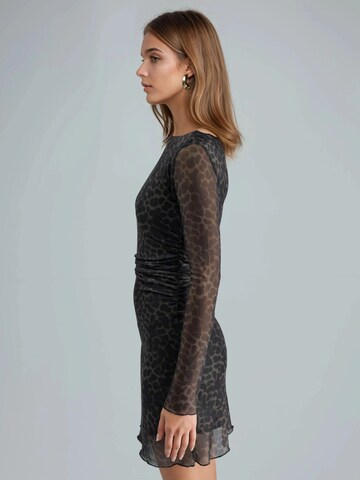 Busem - Vestido em castanho