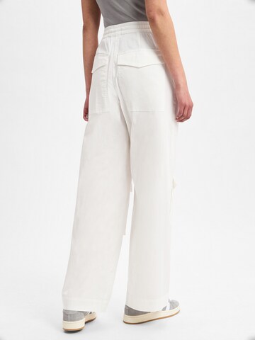 Marie Lund Flared Hose ' ' in Weiß