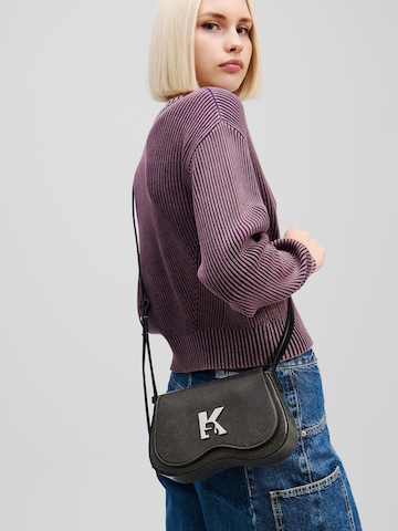 KARL LAGERFELD JEANS Käsilaukku värissä musta: etupuoli
