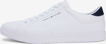 Baskets basses TOMMY HILFIGER en blanc : devant