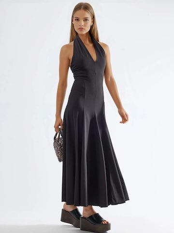 Qu Style - Vestido em preto