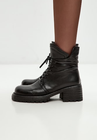 Bottines à lacets CESARE GASPARI en noir