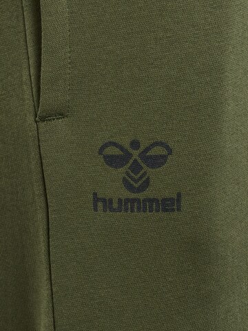 Hummel Regular Workout Pants in Green