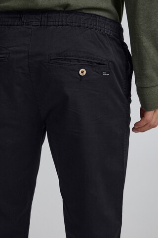 BLEND Tapered Pants in Black
