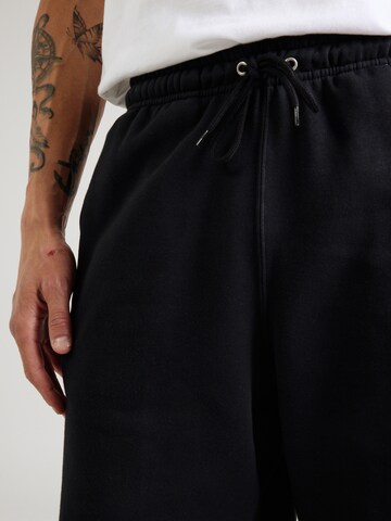 Regular Pantalon 'CLUB' Nike Sportswear en noir