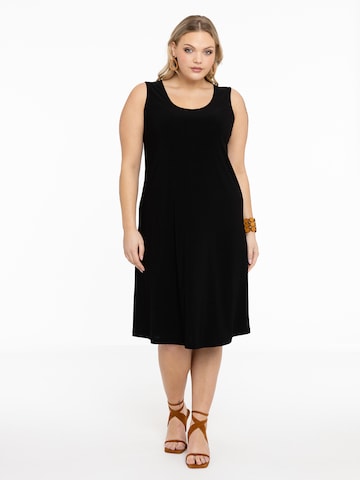 Yoek Dress in Black