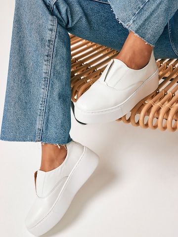 Slip on Next en blanc : devant