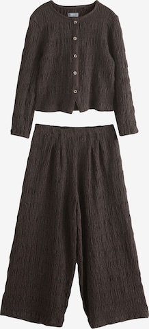 Next Set in Brown: front