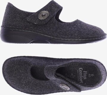 Finn Comfort Flats & Loafers in 40 in Grey: front