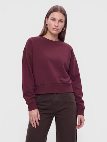 everly® Sweatshirt in Red: front