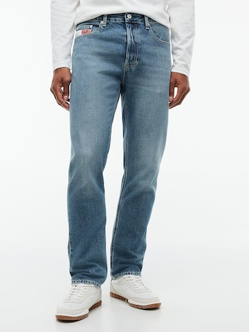 Tommy Jeans Regular Jeans 'Ryan' in Blau: Vorderseite