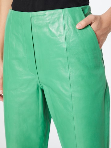 Regular Pantaloni 'Lenni' de la DAY BIRGER ET MIKKELSEN pe verde